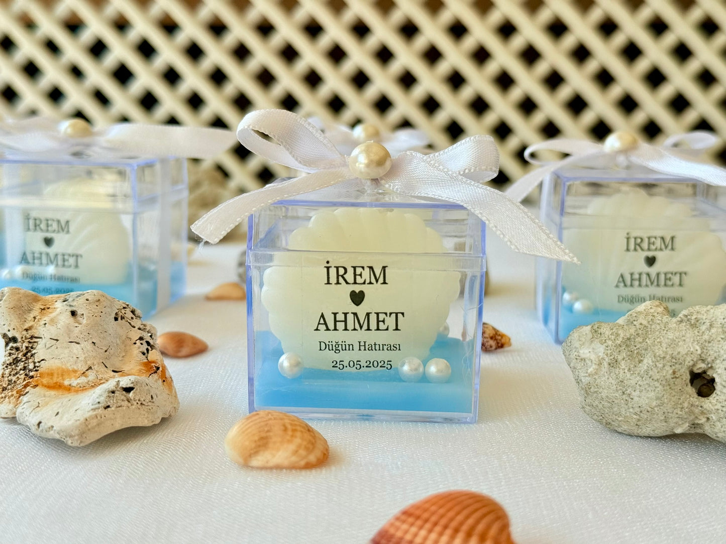 İsme Özel Kare Kutulu İstiridye İncili Hediyelik Mum 10 Adet (Nikah Şekeri, Doğum, Sünnet, Düğün, Nişan, Söz)